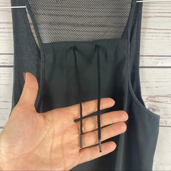 NIKE black and gray workout activewear tank top with adjustable back Sz S - Picture 7 of 7